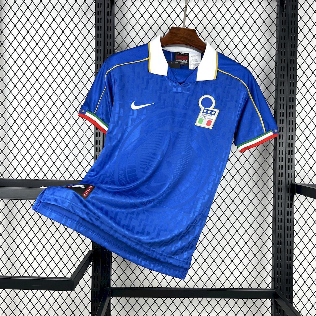 Italy 1995 Home